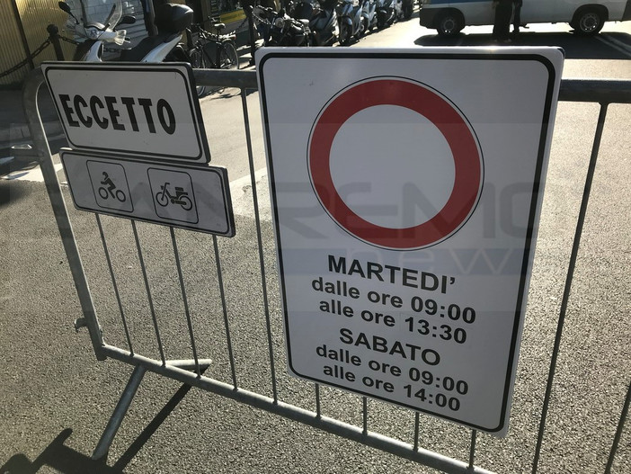 Sanremo: non prima di martedì prossimo l'ordinanza per la nuova viabilità al mercato di piazza Eroi (Foto) Sanremo: non prima di martedì prossimo l'ordinanza per la nuova viabilità al mercato di piazza Eroi (Foto)