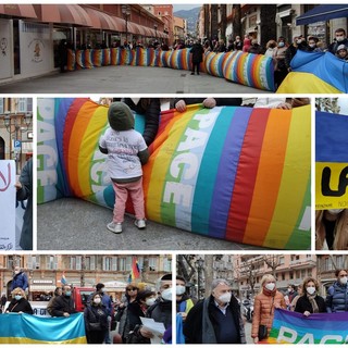 Ventimiglia: in 300 per dire 'No alla guerra', la politica unita ai cittadini per sostenere la pace in Ucraina (Foto e Video) Ventimiglia: in 300 per dire 'No alla guerra', la politica unita ai cittadini per sostenere la pace in Ucraina (Foto e Video)