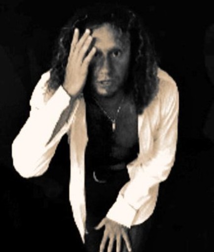 Sanremo: il cantautore Maurizio Ferrandini ha presentato il video della canzone  "Awanagheneghen"