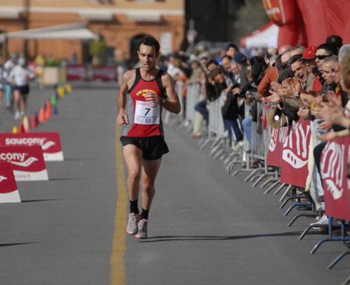 Atletica: splendida vittoria di Michele Chiefari (Pro San Pietro) domenica scorsa a Celle Ligure Atletica: splendida vittoria di Michele Chiefari (Pro San Pietro) domenica scorsa a Celle Ligure
