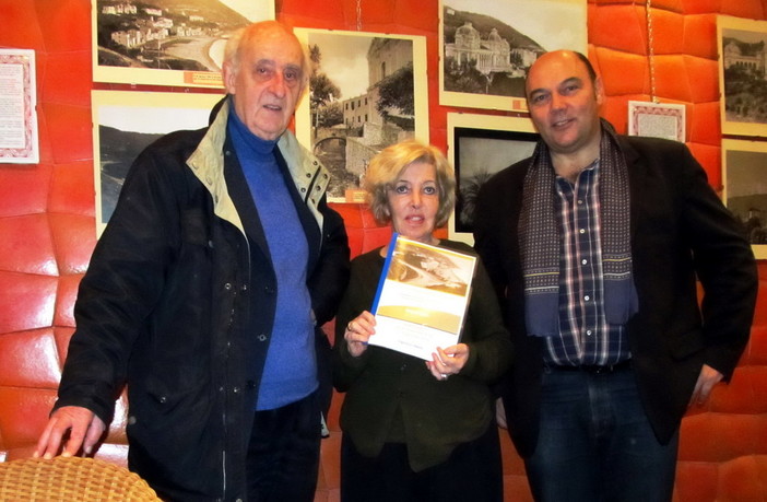 Ospedaletti: prosegue fino al 31 gennaio all'hotel Firenze la mostra 'E’ un incantevole piccolo paese' Ospedaletti: prosegue fino al 31 gennaio all'hotel Firenze la mostra 'E’ un incantevole piccolo paese'