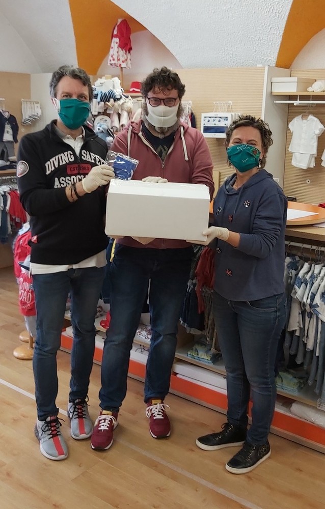 Ventimiglia: A&D Academy dona 130 mascherine riutilizzabili alla Caritas Intemelia Ventimiglia: A&D Academy dona 130 mascherine riutilizzabili alla Caritas Intemelia