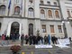 Imperia: ecco la protesta degli operai davanti al Comune Imperia: ecco la protesta degli operai davanti al Comune