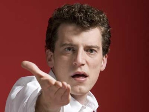 Oggi pomeriggio alle 16.10 su Radio Onda Ligure 101 intervista al comico genovese Maurizio Lastrisco