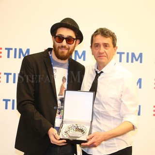 #Sanremo2017: Maldestro ottiene i premi Lunezia e Jannacci, "L'importante è emozionare e lasciare un solco nella gente" #Sanremo2017: Maldestro ottiene i premi Lunezia e Jannacci, "L'importante è emozionare e lasciare un solco nella gente"