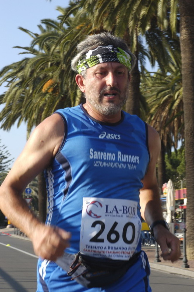 Giampiero Rosso durante una gara di podismo Giampiero Rosso durante una gara di podismo