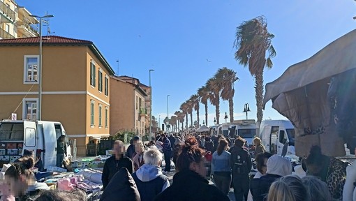 Mercato del venerdì a Ventimiglia, Pd: "Più rigore nel rispetto degli orari di sgombero e nelle operazioni di pulizia dell’area" Mercato del venerdì a Ventimiglia, Pd: "Più rigore nel rispetto degli orari di sgombero e nelle operazioni di pulizia dell’area"