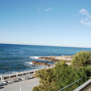 Ospedaletti, i condomini di Capo Nero : "Mancata manutenzione e tasse Imu elevate, il Comune faccia qualcosa" Ospedaletti, i condomini di Capo Nero : "Mancata manutenzione e tasse Imu elevate, il Comune faccia qualcosa"