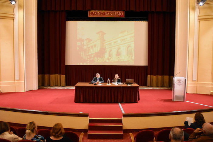 Sanremo: ai 'Martedì Letterari' del Casinò oggi il Prof. Angelo Panebianco ha parlato di Costituzione (Foto e Video) Sanremo: ai 'Martedì Letterari' del Casinò oggi il Prof. Angelo Panebianco ha parlato di Costituzione (Foto e Video)