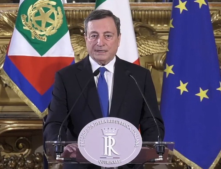 Annunciato dal Governo Draghi il nuovo Dpcm: scuole chiuse in zona rossa, asporto consentito anche ai bar dopo le 18 Annunciato dal Governo Draghi il nuovo Dpcm: scuole chiuse in zona rossa, asporto consentito anche ai bar dopo le 18