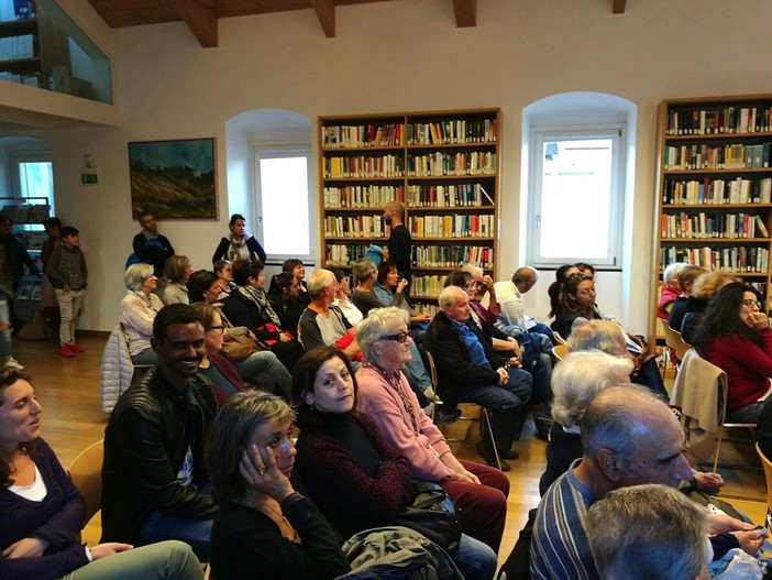 Ventimiglia: presentato da 'We world' e 'Popoli in Arte' il progetto di sostegno ai migranti in transito (foto e video) Ventimiglia: presentato da 'We world' e 'Popoli in Arte' il progetto di sostegno ai migranti in transito (foto e video)