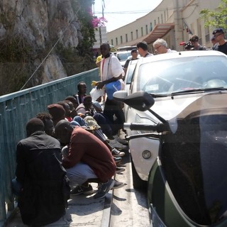 Serie di 'riammissioni' a Ponte San Luigi nel giugno 2017