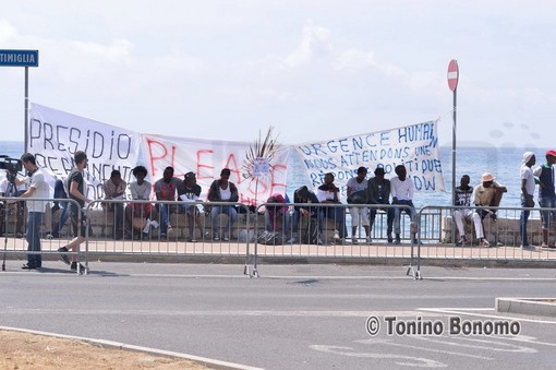 Ventimiglia: prosegue la discussione sugli immigrati al confine, un nostro lettore risponde a Lorenzo Rossi Ventimiglia: prosegue la discussione sugli immigrati al confine, un nostro lettore risponde a Lorenzo Rossi