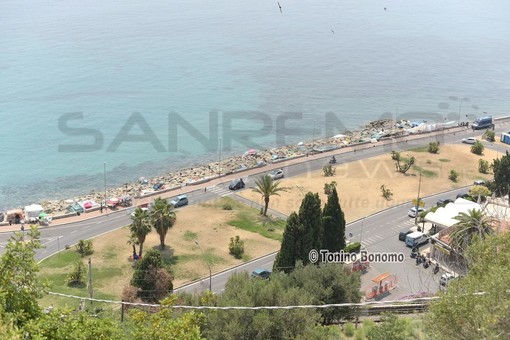 Ventimiglia: giornata tranquilla al confine per i migranti, sempre serrati i controlli delle forze dell'ordine francesi Ventimiglia: giornata tranquilla al confine per i migranti, sempre serrati i controlli delle forze dell'ordine francesi
