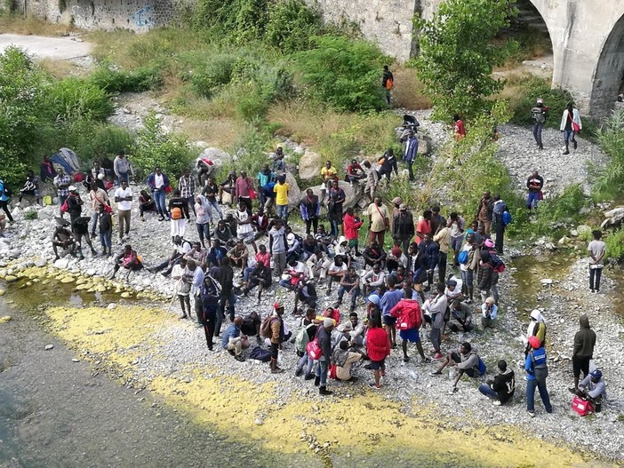 Ventimiglia: oltre 3 anni di emergenza migranti e la Francia dice sempre no, il punto della situazione del Vescovo Suetta (Video) Ventimiglia: oltre 3 anni di emergenza migranti e la Francia dice sempre no, il punto della situazione del Vescovo Suetta (Video)