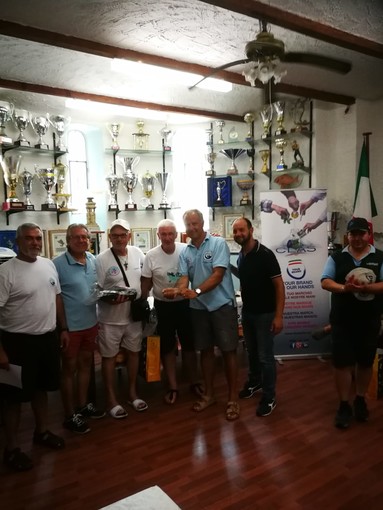 Sport acquatici. Grande successo per l'8° Memorial Parodi Evandro, la gara sociale di bolentino a coppie Sport acquatici. Grande successo per l'8° Memorial Parodi Evandro, la gara sociale di bolentino a coppie