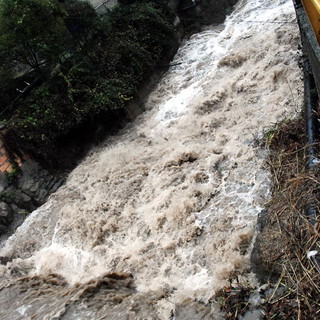 Sanremo: maltempo su tutta la provincia, un fiume vero e proprio in via Duca degli Abruzzi