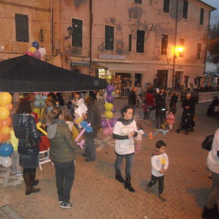 Riva Ligure: ieri in piazza Matteotti la manifestazione a sostegno della prima infanzia