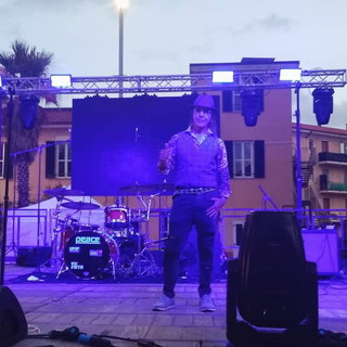 Arma di Taggia: 'Adrenalina pura', l'energia di 'Mister Pipoli' nel programma musicale 'Estate con Noi' Arma di Taggia: 'Adrenalina pura', l'energia di 'Mister Pipoli' nel programma musicale 'Estate con Noi'