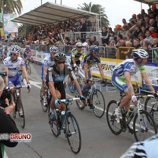 Arrivo della Milano-Sanremo in lungomare Calvino, Giuseppe e d'accordo con Giovanni