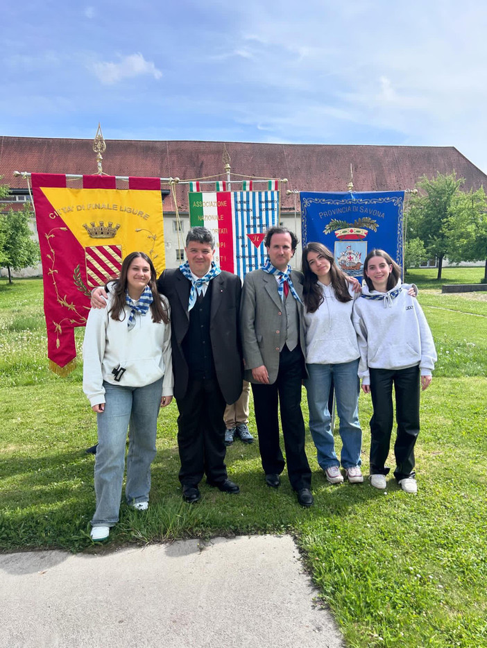 Studentesse e prof. del liceo Cassini in visita ai campi di concentramento nazisti Studentesse e prof. del liceo Cassini in visita ai campi di concentramento nazisti