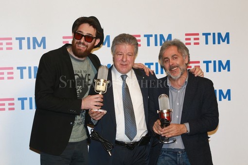 #Sanremo2017: il Premio Assomusica a Maldestro, "Troppi premi, tante emozioni. Mi state abituando male"