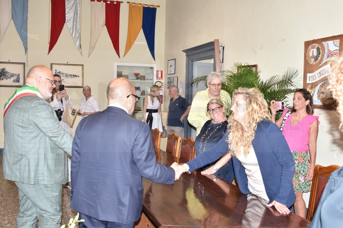 Putiferio politico per il Ministro Sangiuliano: Maria Rosaria Boccia era con lui anche a Riva Ligure (Foto) Putiferio politico per il Ministro Sangiuliano: Maria Rosaria Boccia era con lui anche a Riva Ligure (Foto)
