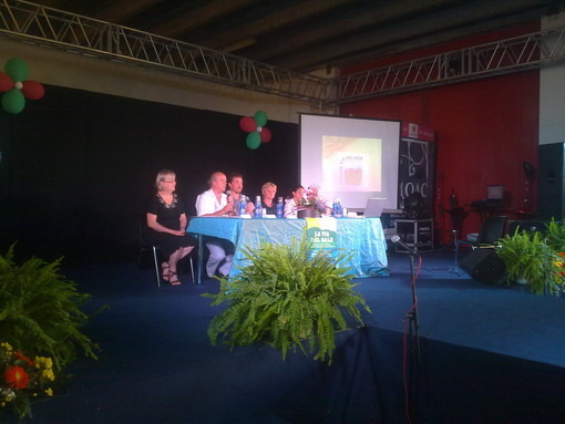 Chiude in bellezza il caldo MOAC 2011: 10 serate di divertimento e tante occasioni di acquisto per tutti i gusti Chiude in bellezza il caldo MOAC 2011: 10 serate di divertimento e tante occasioni di acquisto per tutti i gusti