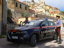 Rubavano orologi di lusso e collanine con la 'tecnica dell'abbraccio': due romeni 40enni arrestati dai Carabinieri
