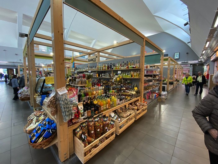 Sanremo: un futuro più sereno per gli operatori dell’Annonario e del mercato, avviato l’iter per il rinnovo delle concessioni al 2032 Sanremo: un futuro più sereno per gli operatori dell’Annonario e del mercato, avviato l’iter per il rinnovo delle concessioni al 2032