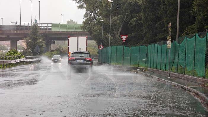 Meteo, inizio settimana perturbato sul Ponente: piogge diffuse da stasera, neve in quota e possibile allerta Arpal