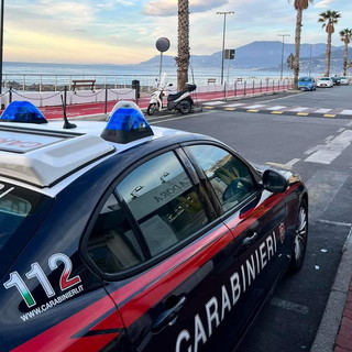 Ventimiglia: aggrediscono egiziano per rubargli il cellulare e sette euro, due stranieri arrestati dai Carabinieri Ventimiglia: aggrediscono egiziano per rubargli il cellulare e sette euro, due stranieri arrestati dai Carabinieri