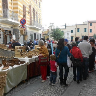 Ospedaletti: domani, mercatino di piccolo antiquariato, collezionismo e curiosità