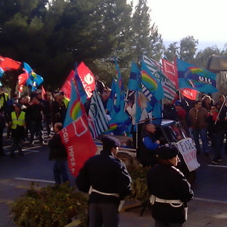 Imperia: antipasto di proteste, in attesa di domani, per gli operatori del settore ambientale