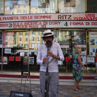 M5S: “Sanremo la città dove l’artista di strada con l’amplificatore, se vuole suonare, deve essere diplomato al conservatorio” M5S: “Sanremo la città dove l’artista di strada con l’amplificatore, se vuole suonare, deve essere diplomato al conservatorio”