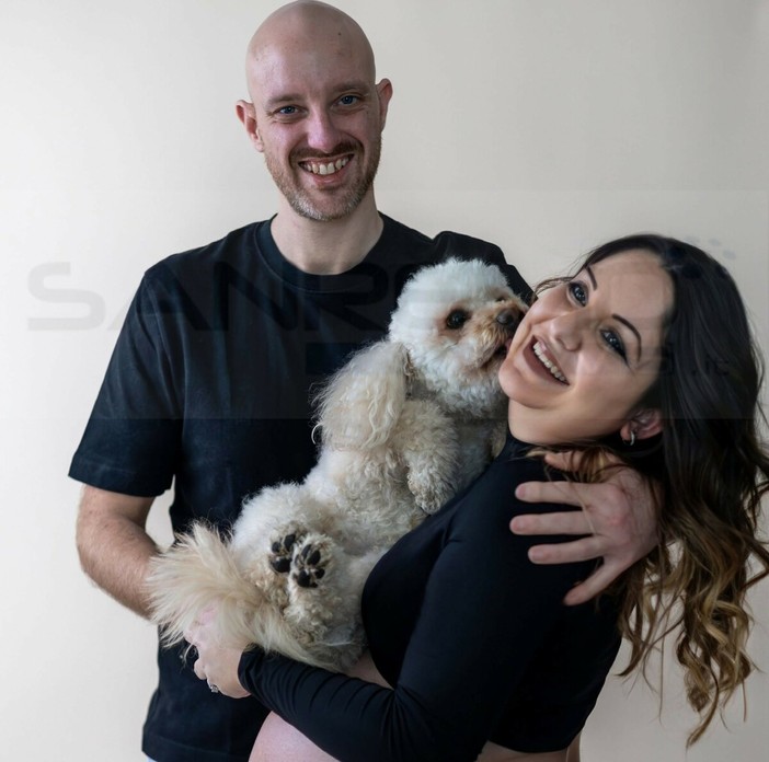 Matteo e Alessia sposi alla Madonna della Costa: dopo anni insieme, il sì davanti alle loro gemelline Matteo e Alessia sposi alla Madonna della Costa: dopo anni insieme, il sì davanti alle loro gemelline