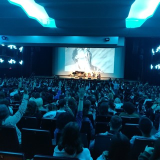 Anche gli alunni del Liceo 'Cassini' di Sanremo alla 'Masterclass' del Tenco all'Ariston Anche gli alunni del Liceo 'Cassini' di Sanremo alla 'Masterclass' del Tenco all'Ariston