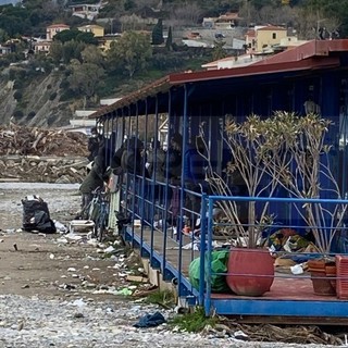 Migranti: si rifugiano dove possono a Ventimiglia, serve una soluzione ma dove? Intanto il fenomeno aumenta (Foto)