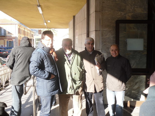 Ventimiglia: problemi di linea ferroviaria, 600 pellegrini in viaggio verso Lourdes bloccati per otto ore Ventimiglia: problemi di linea ferroviaria, 600 pellegrini in viaggio verso Lourdes bloccati per otto ore