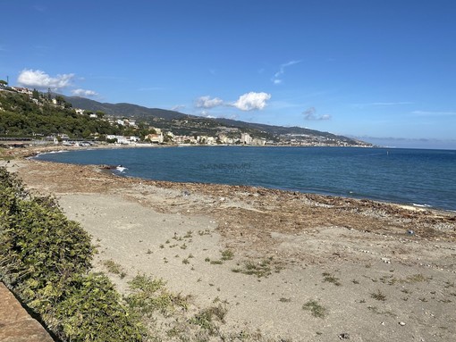 Sanremo: lavori sulle scogliere, Menozzi “200 mila euro per Bussana, interventi all’Imperatrice e confronto con la Regione per i Tre Ponti” (Video) Sanremo: lavori sulle scogliere, Menozzi “200 mila euro per Bussana, interventi all’Imperatrice e confronto con la Regione per i Tre Ponti” (Video)