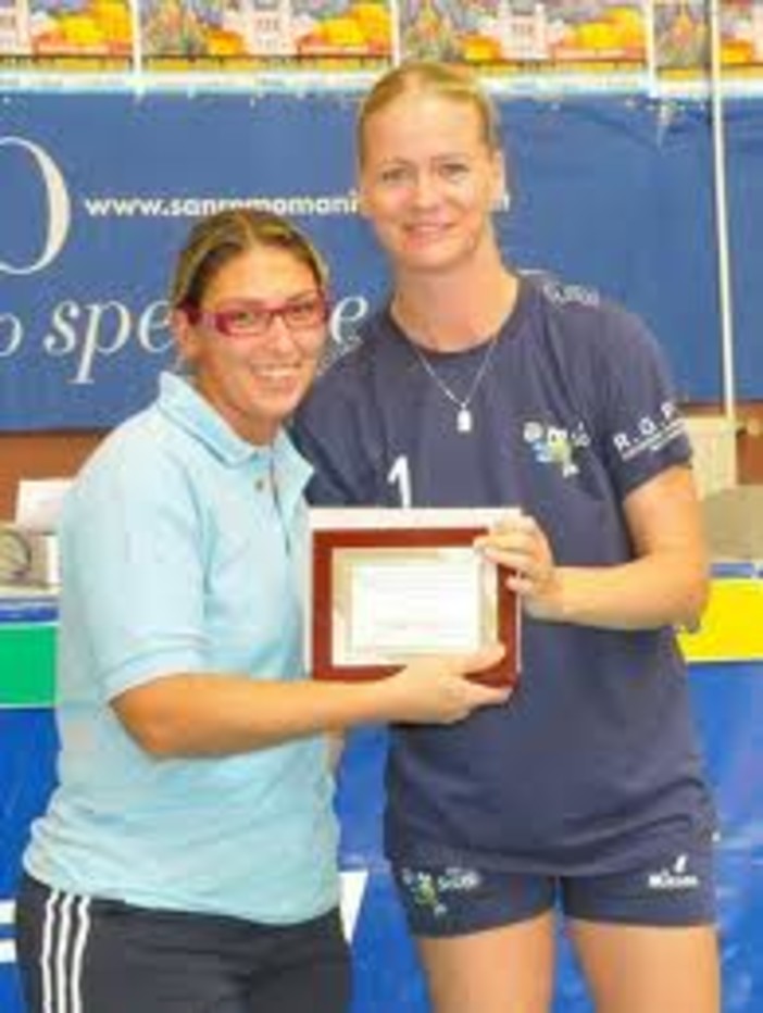 Pallavolo: l'allenatrice Michela Valenzise dalla SDP Mazzucchelli alla 'In Volley Chieri" Pallavolo: l'allenatrice Michela Valenzise dalla SDP Mazzucchelli alla 'In Volley Chieri"