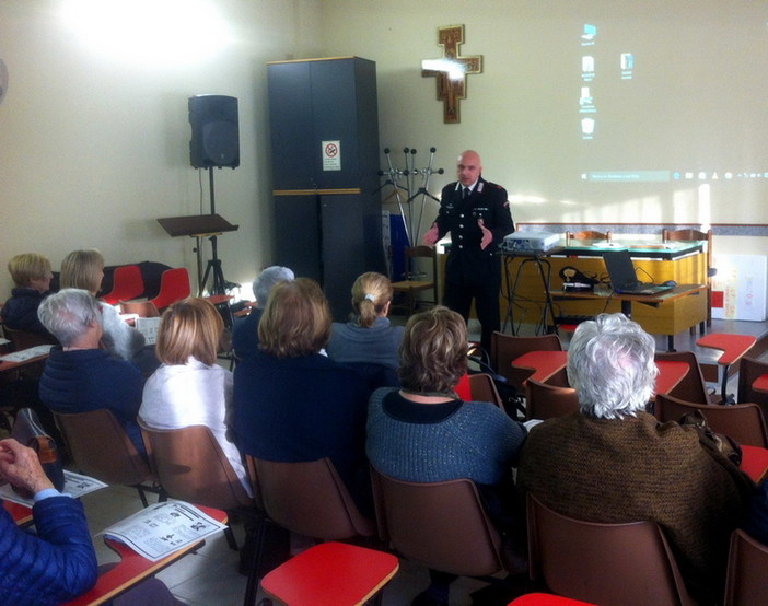 Come prevenire le truffe agli anziani: i Carabinieri di Bordighera incontrano gli studenti dell’università della terza età intemelia Come prevenire le truffe agli anziani: i Carabinieri di Bordighera incontrano gli studenti dell’università della terza età intemelia