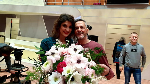 Il ventimigliese Marcello Piccone alla 'Prova del Cuoco'; da Sanremo un mazzo di fiori per Elisa Isoardi (Video)