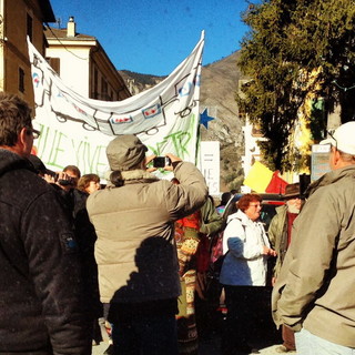 Tenda: centinaia di manifestanti ieri hanno bloccato la Statale 20 per dire no ai tagli sulla Cuneo-Ventimiglia