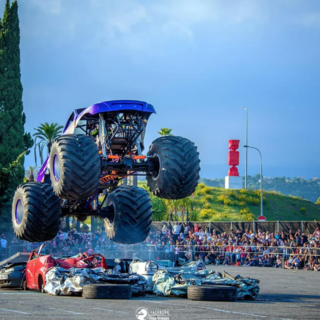 Spettacolo con Monster Truck e acrobazie automobilistiche al MIN di Nizza