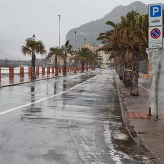 Ventimiglia: inaspriti i controlli per i francesi che entrano dalla A10, intanto oggi mercato 'spettrale' (Foto)