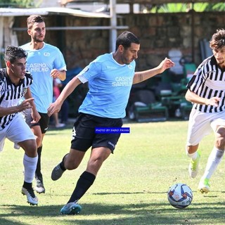 Max Taddei in azione con la maglia della Sanremese Max Taddei in azione con la maglia della Sanremese