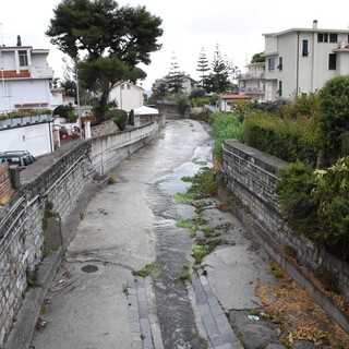 Sanremo, nuovi miasmi segnalati al torrente San Martino: "Da anni viviamo tra odori insopportabili" Sanremo, nuovi miasmi segnalati al torrente San Martino: "Da anni viviamo tra odori insopportabili"