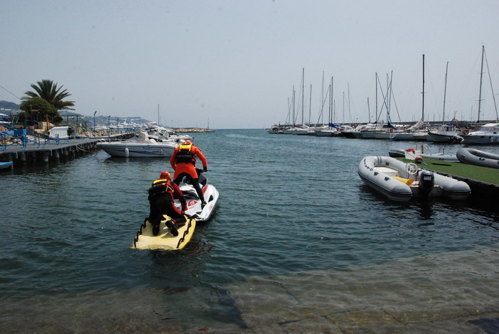 Sanremo: per prevenzione e sorveglianza in mare, anche quest'anno presidio dei Vigili del Fuoco con moto d'acqua Sanremo: per prevenzione e sorveglianza in mare, anche quest'anno presidio dei Vigili del Fuoco con moto d'acqua