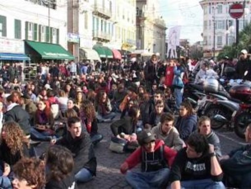 Sanremo: domani mattina corteo studentesco a partire dalle 8 lungo le vie del centro città Sanremo: domani mattina corteo studentesco a partire dalle 8 lungo le vie del centro città